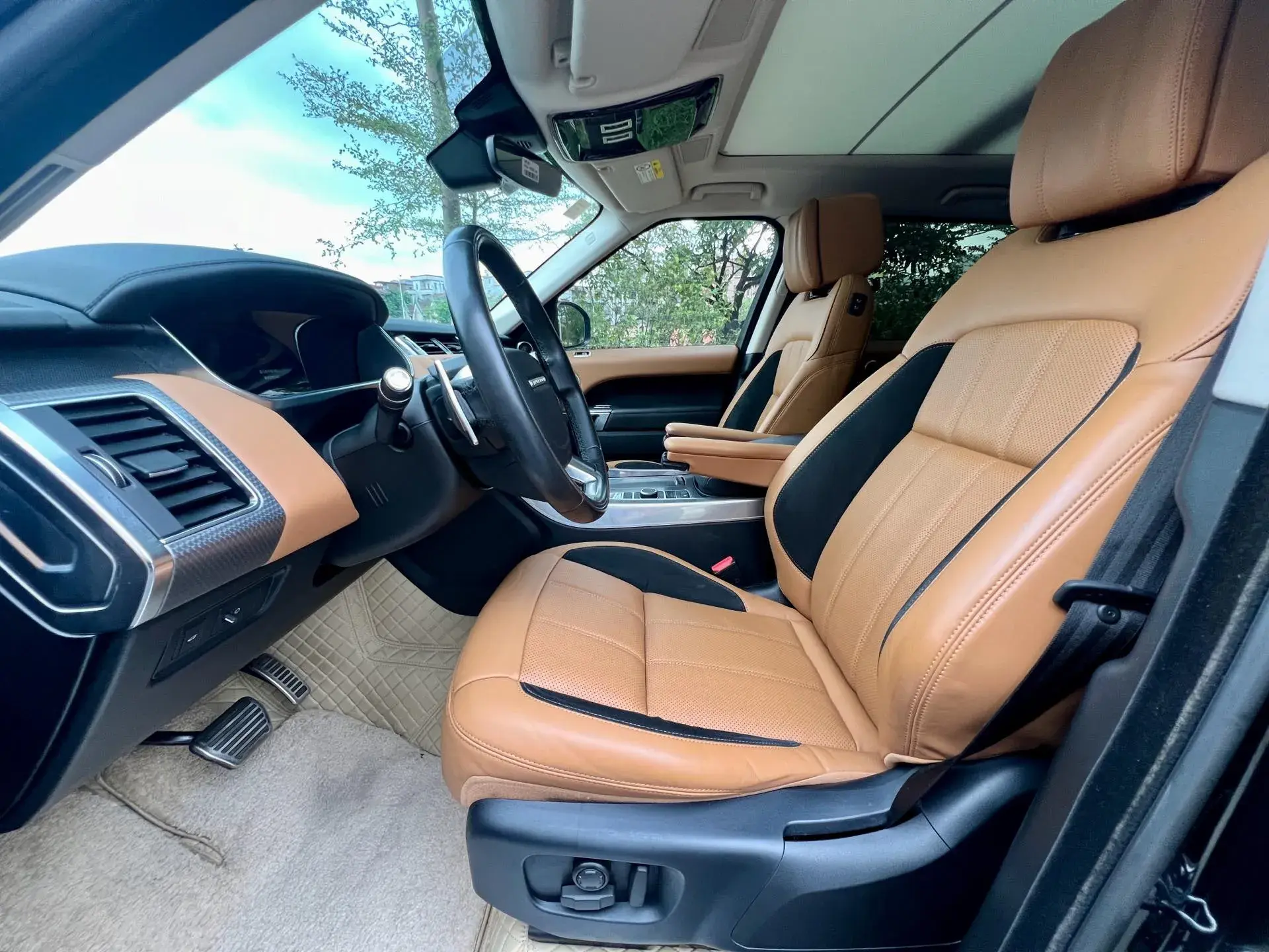 2020 LAND ROVER thumbnail 4