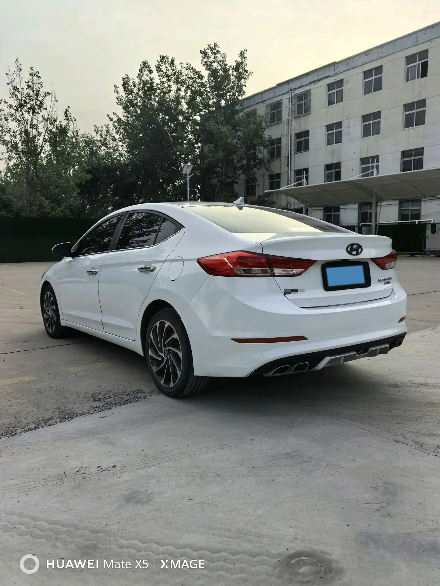 2019 HYUNDAI ELANTRA thumbnail 4