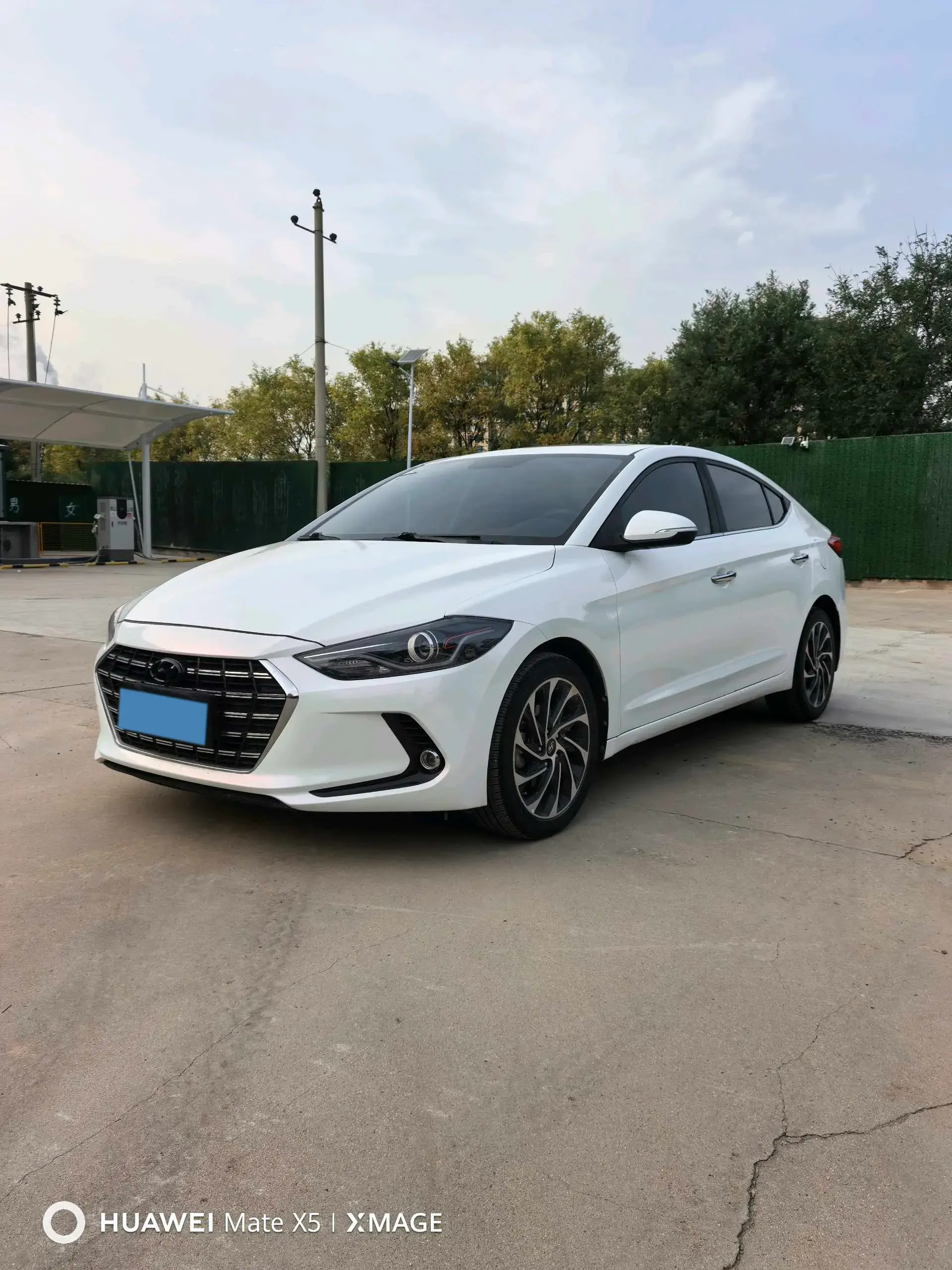 2019 HYUNDAI ELANTRA view 1
