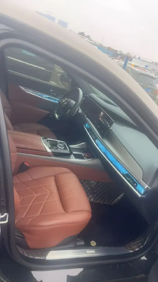 2023 BMW 3.0T 333HP L6 8AT,autocango,china used car exporter,china ev exporter,chinese used car exporter,chinese used ev exporter