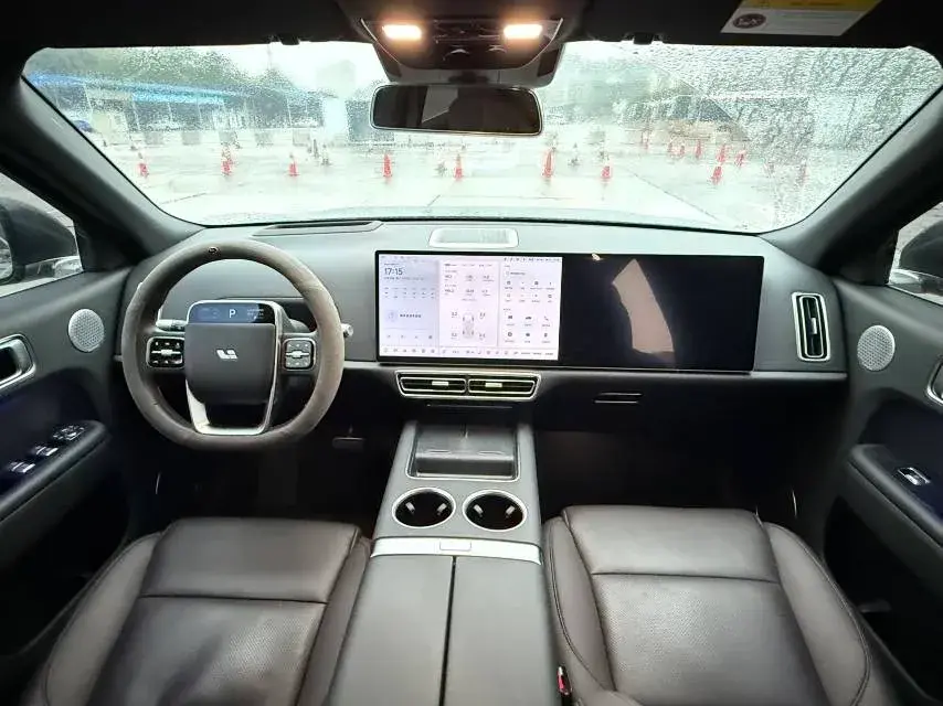 2023 LI L8 thumbnail 4