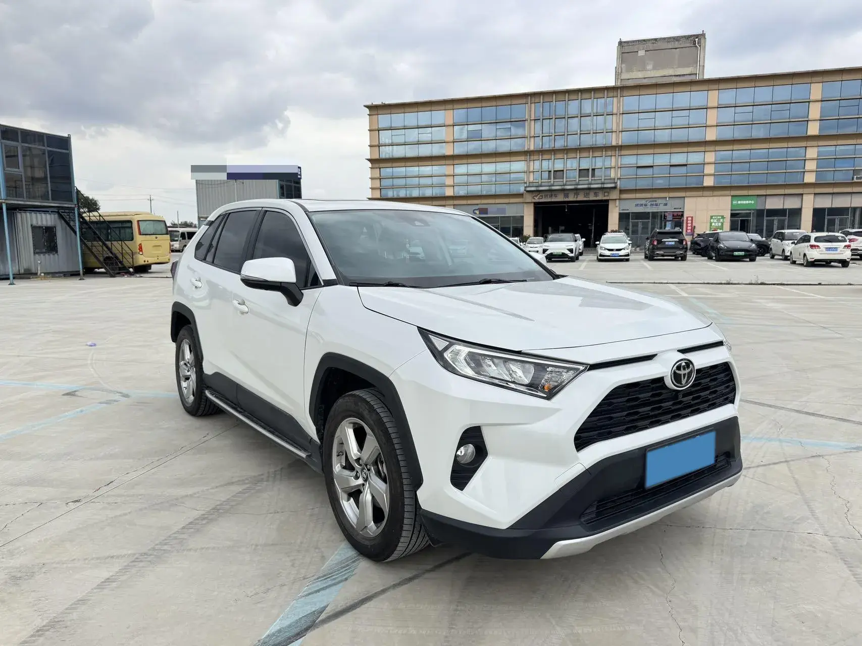 2022 TOYOTA RAV4 thumbnail 3