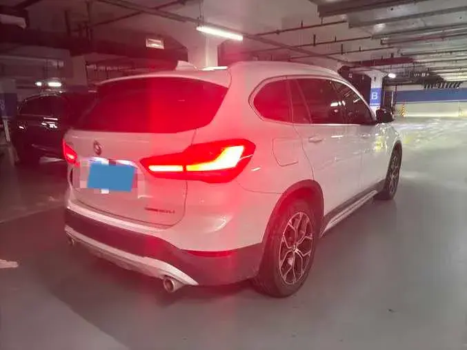 2022 BMW X1 thumbnail 3