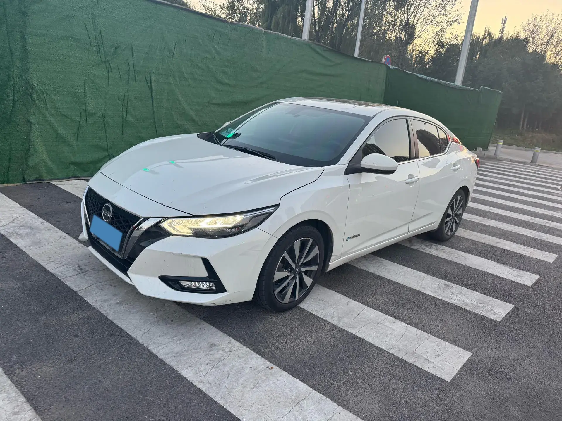 2022 NISSAN SYLPHY view 1