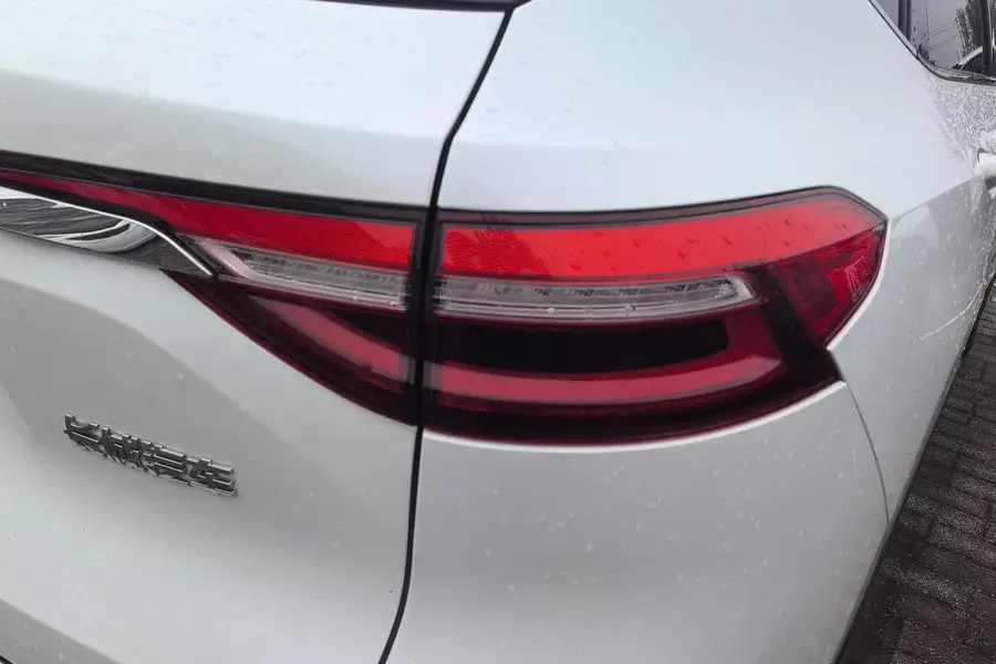 2021 HAVAL F7 thumbnail 4