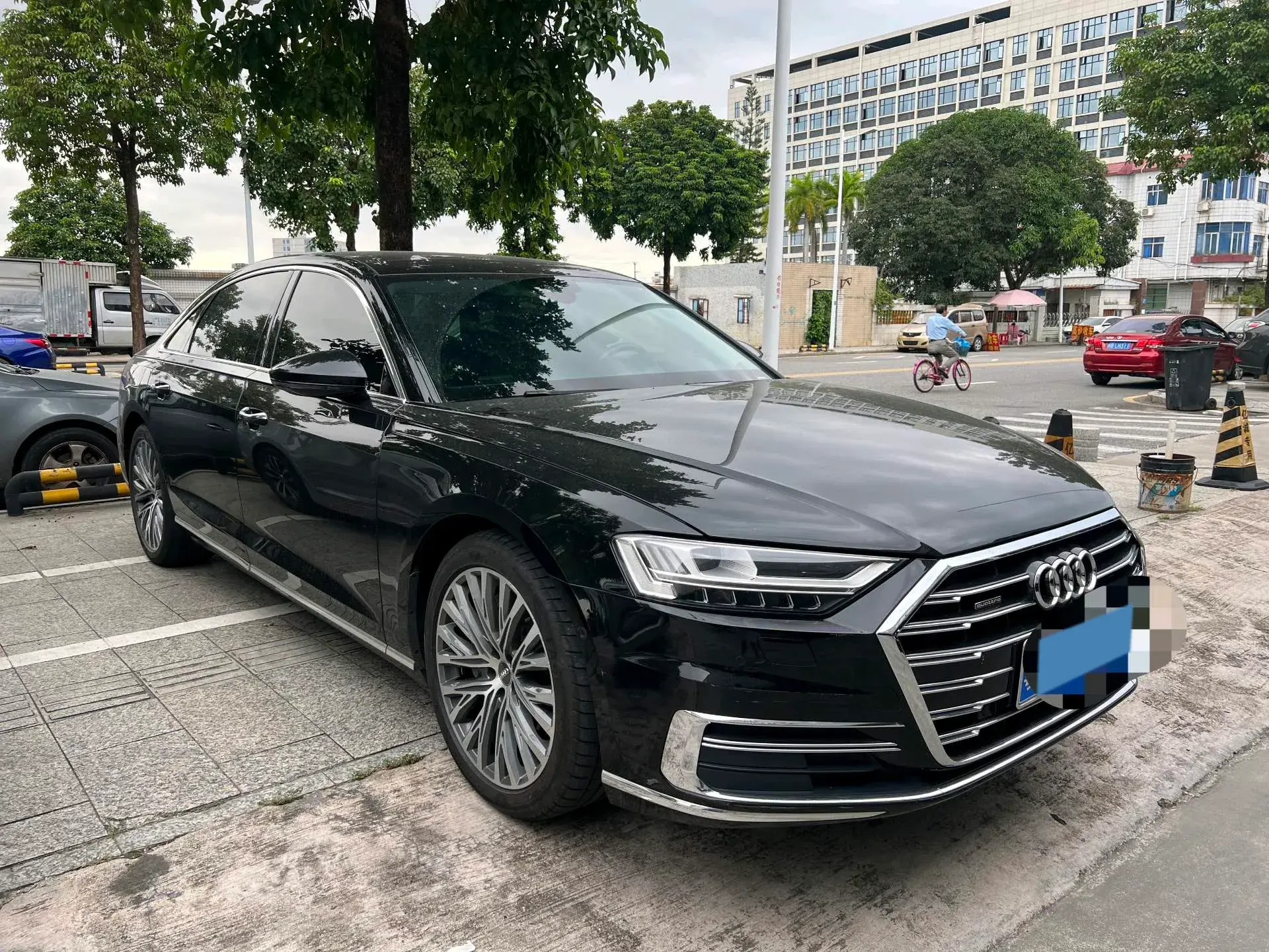 2019 AUDI A8 thumbnail 3