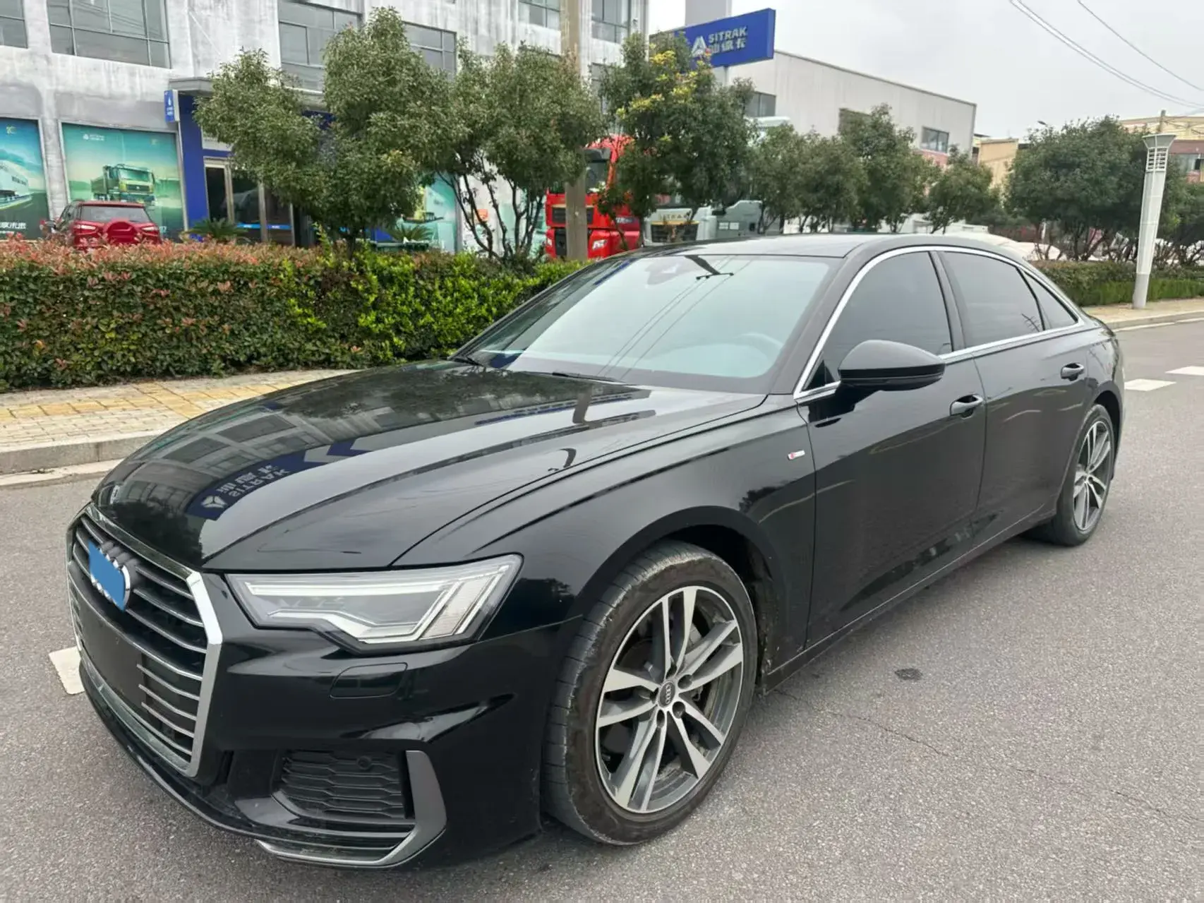 2021 AUDI A6L view 1