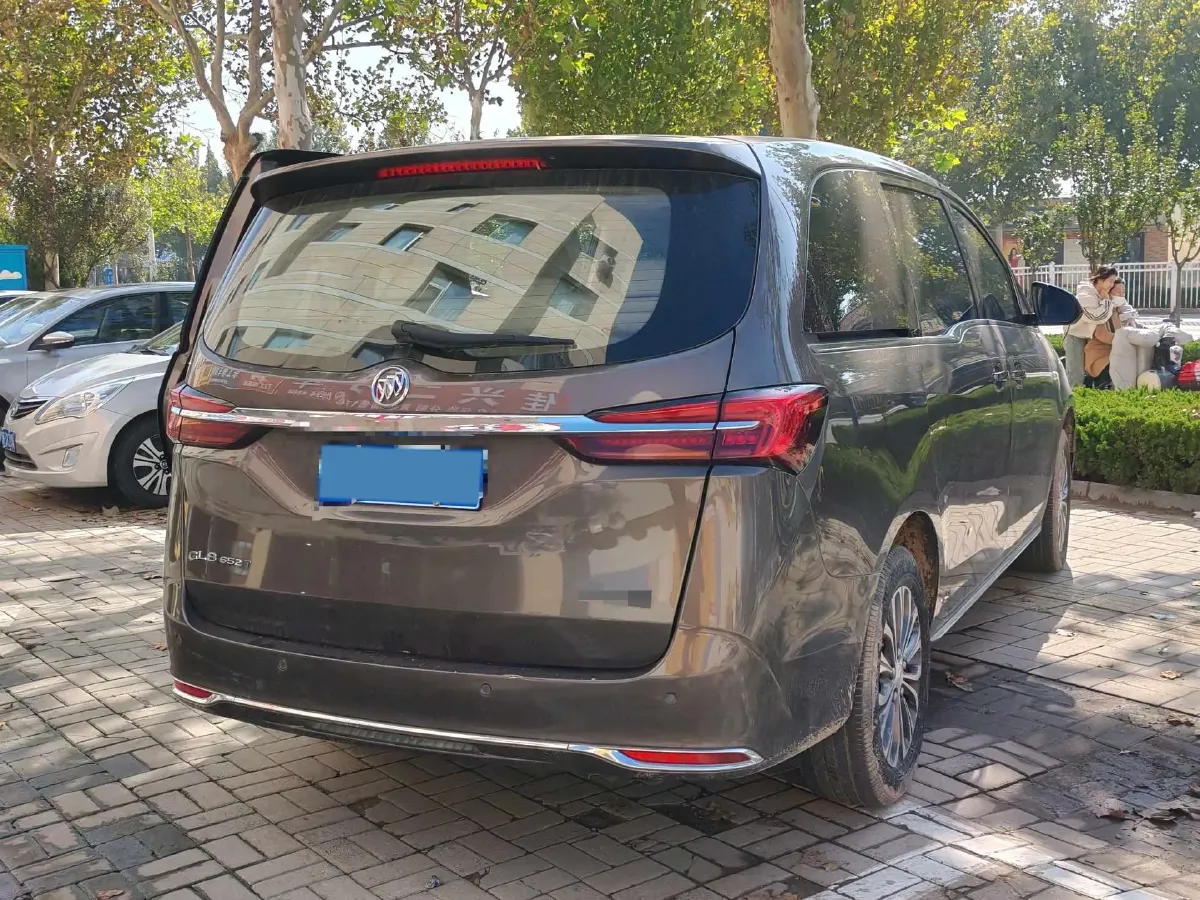 2022 Buick GL8 2.0T 237HP L4 9AT,autocango,china used car exporter,china ev exporter,chinese used car exporter,chinese used ev exporter
