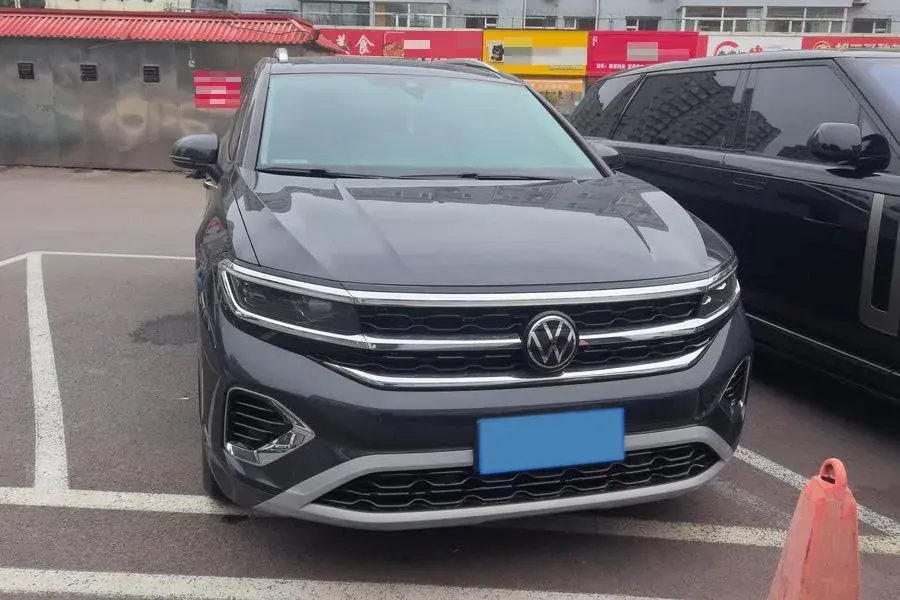 2021 VOLKSWAGEN TALAGON thumbnail 3