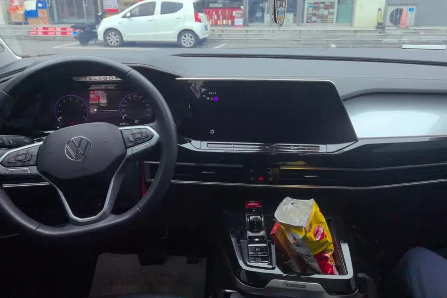 2021 VOLKSWAGEN TALAGON thumbnail 4