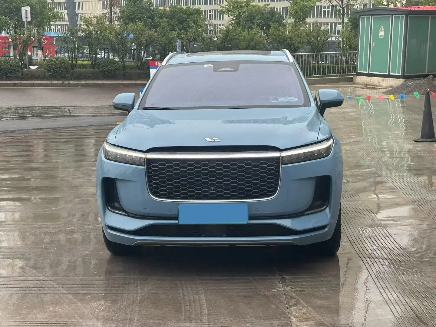 2021 LI ONE thumbnail 2