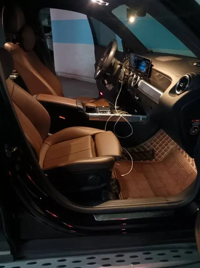 2020 MERCEDES-BENZ GLB thumbnail 3