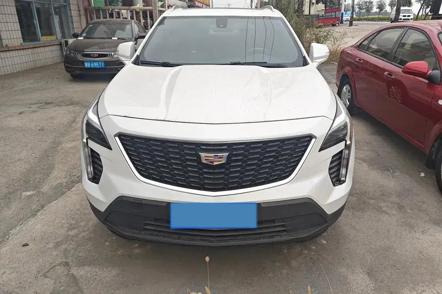 2021 CADILLAC XT4 thumbnail 3