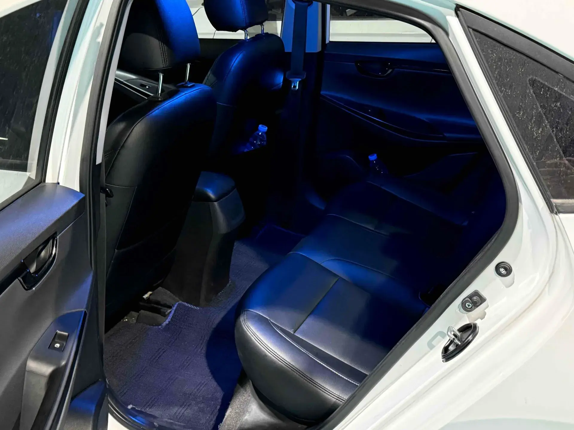 2017 HYUNDAI CELESTA thumbnail 3