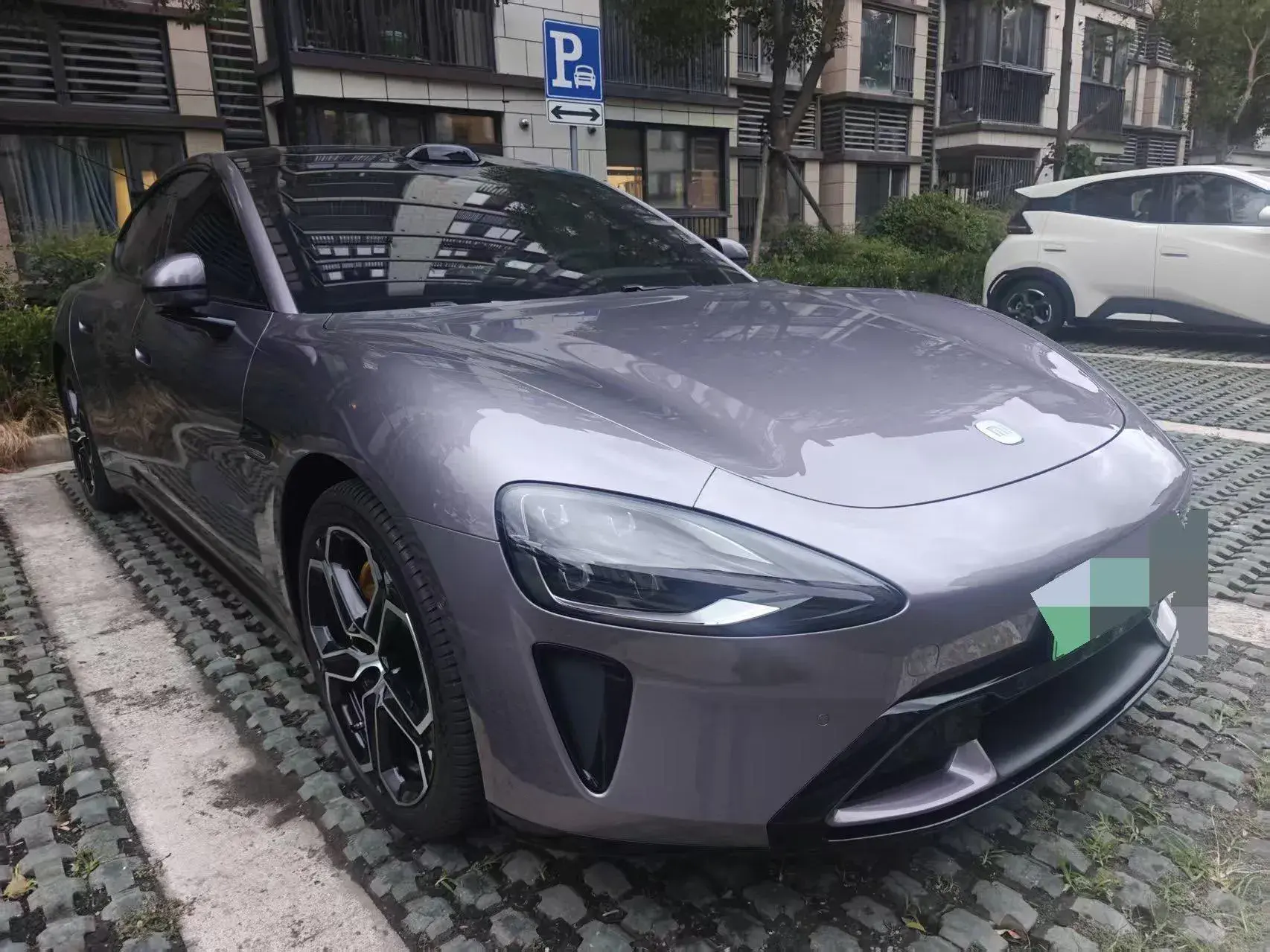 2024 MI SU7 thumbnail 2