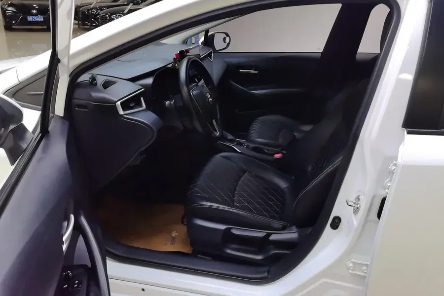 2019 TOYOTA COROLLA thumbnail 2