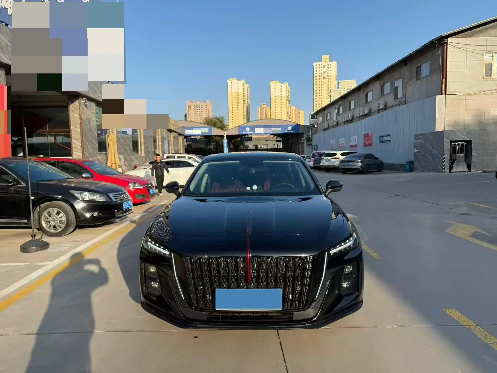 2025 HONGQI H5 thumbnail 2