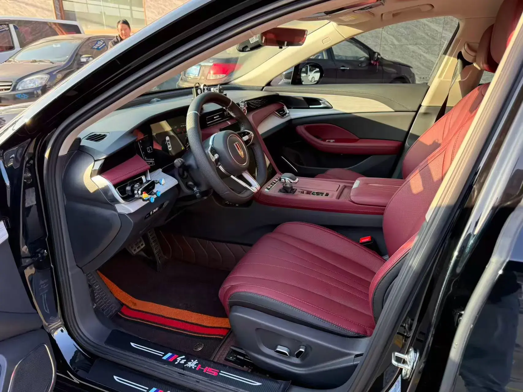 2025 HONGQI H5 thumbnail 4