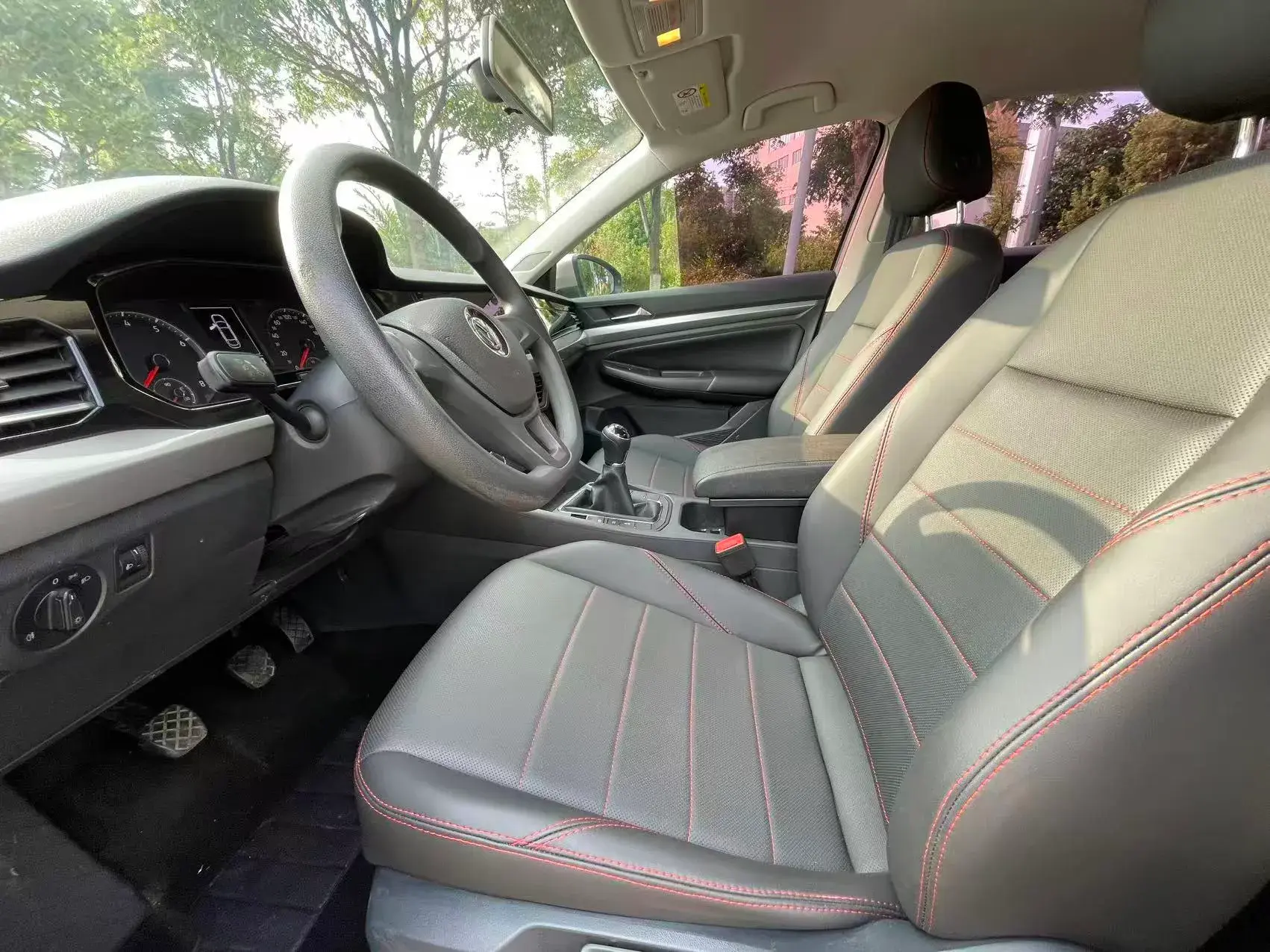 2019 VOLKSWAGEN BORA thumbnail 4