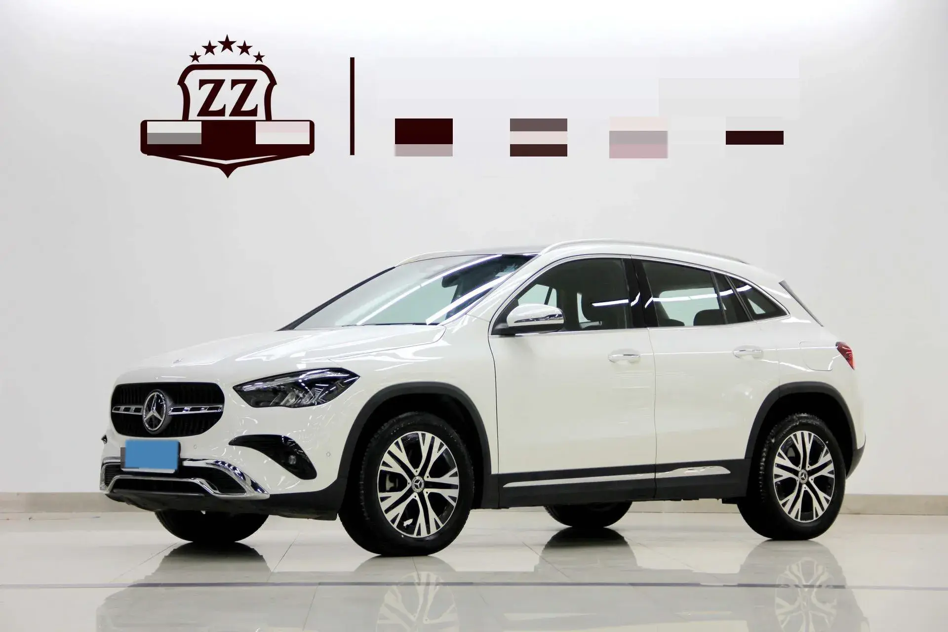 2024 MERCEDES-BENZ GLA view 1