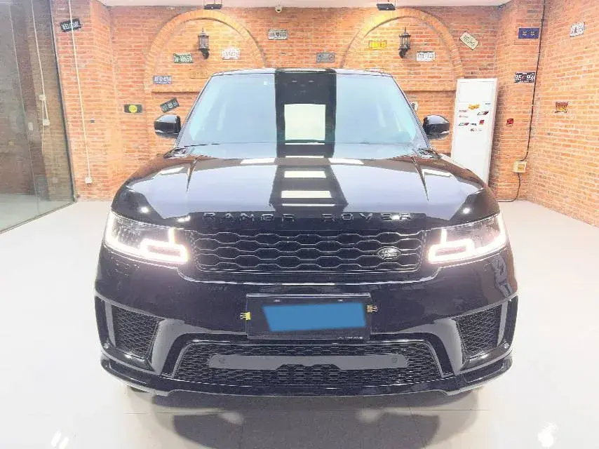 2019 LAND ROVER thumbnail 2