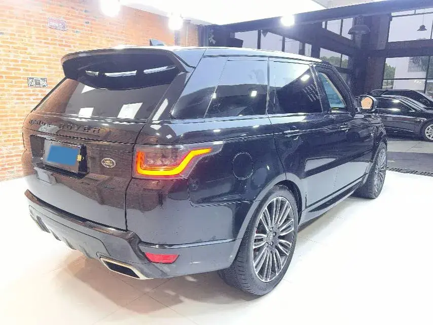 2019 LAND ROVER thumbnail 4