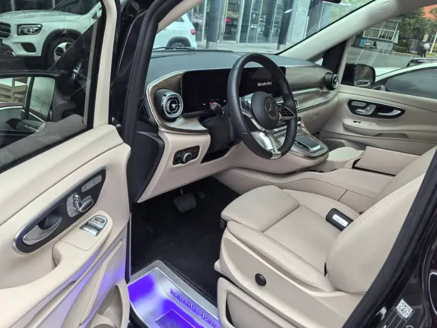 2024 MERCEDES-BENZ V thumbnail 2