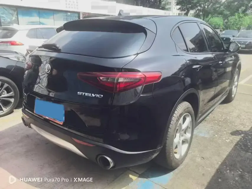 2017 ALFA ROMEO thumbnail 2