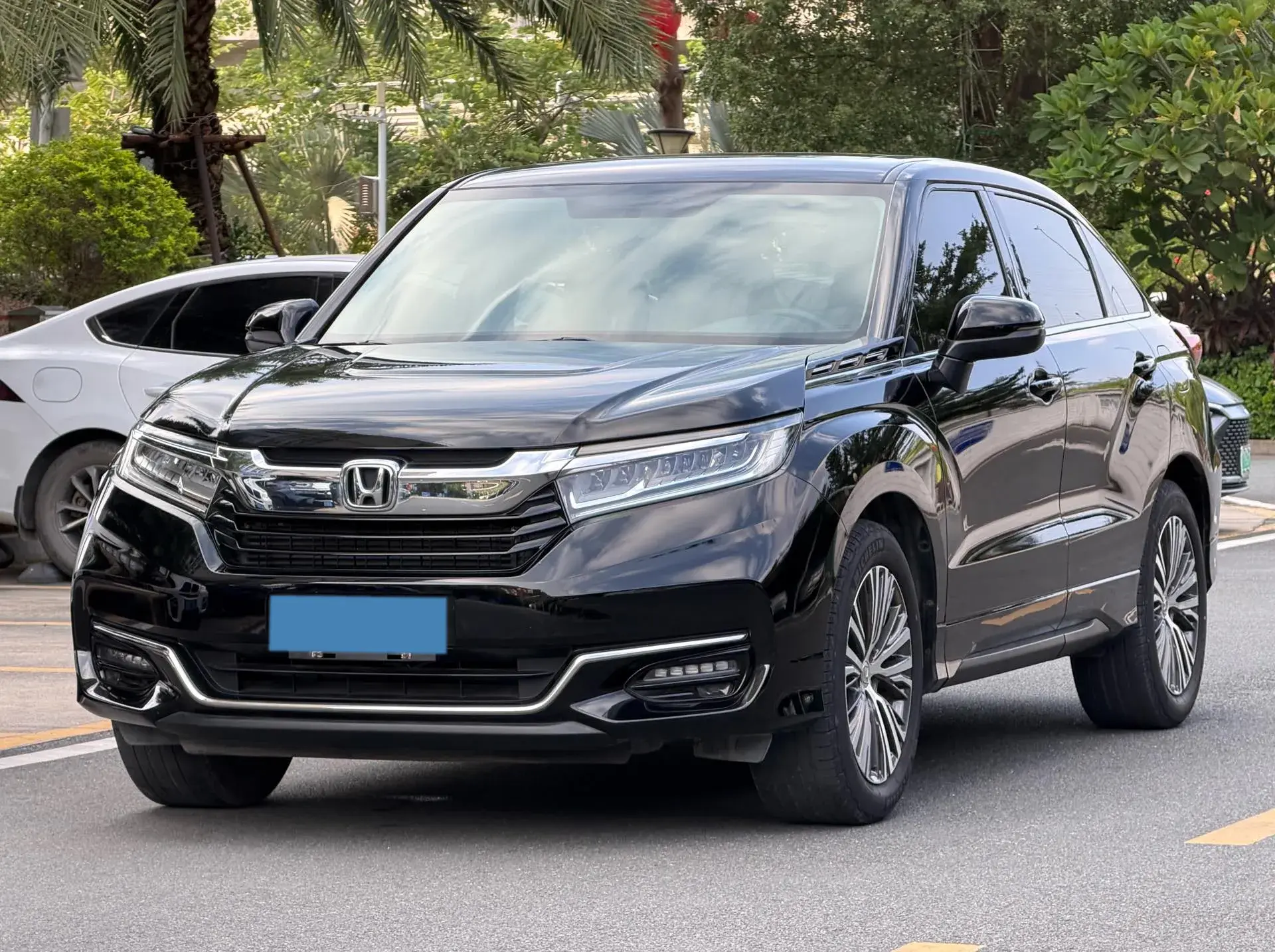 2020 HONDA AVANCIER view 1