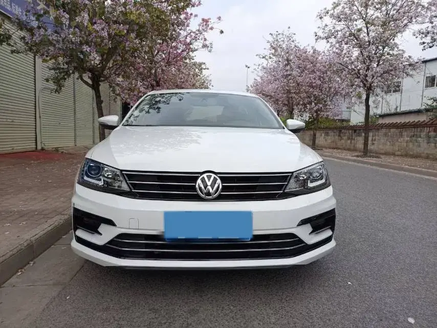 2018 VOLKSWAGEN SAGITAR thumbnail 2