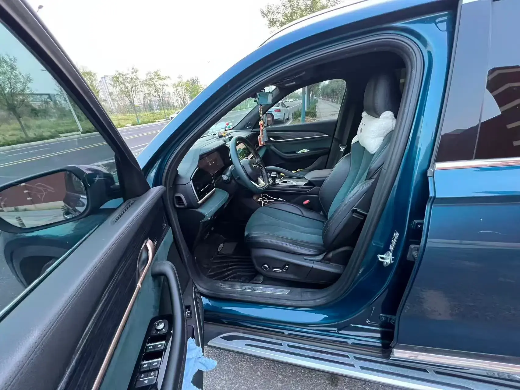 2021 GEELY MONJARO thumbnail 3