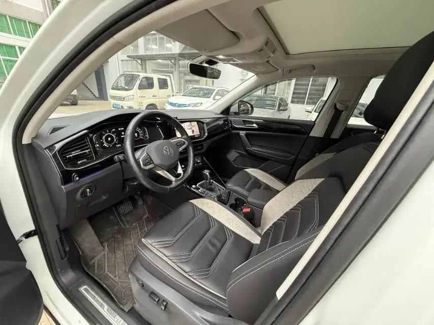 2022 VOLKSWAGEN TAYRON thumbnail 4