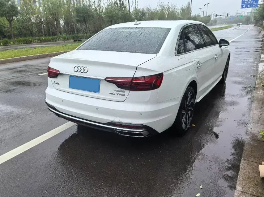 2022 Audi A4L 2.0T 190HP L4 7DCT,autocango,china used car exporter,china ev exporter,chinese used car exporter,chinese used ev exporter