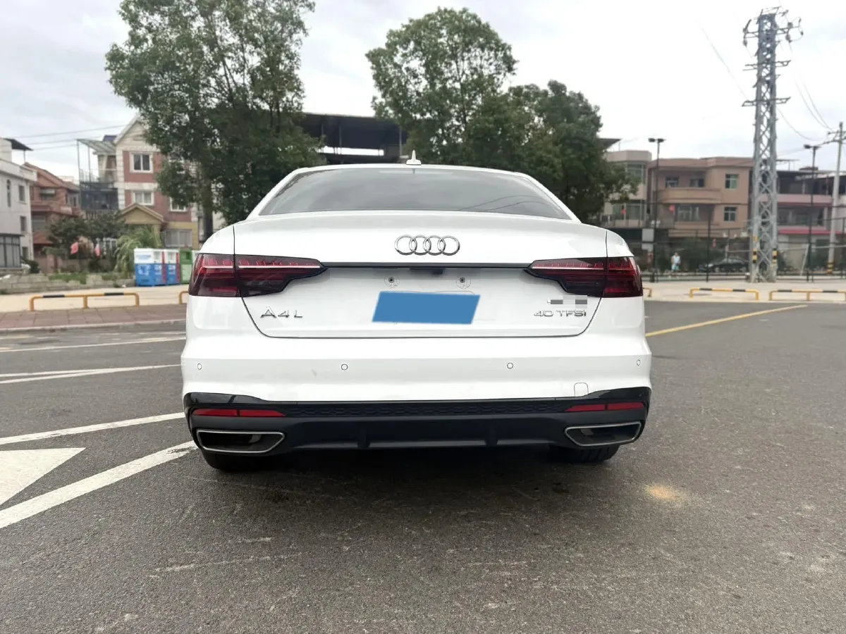 2024 Audi A4L 2.0T 190HP L4 7DCT,autocango,china used car exporter,china ev exporter,chinese used car exporter,chinese used ev exporter