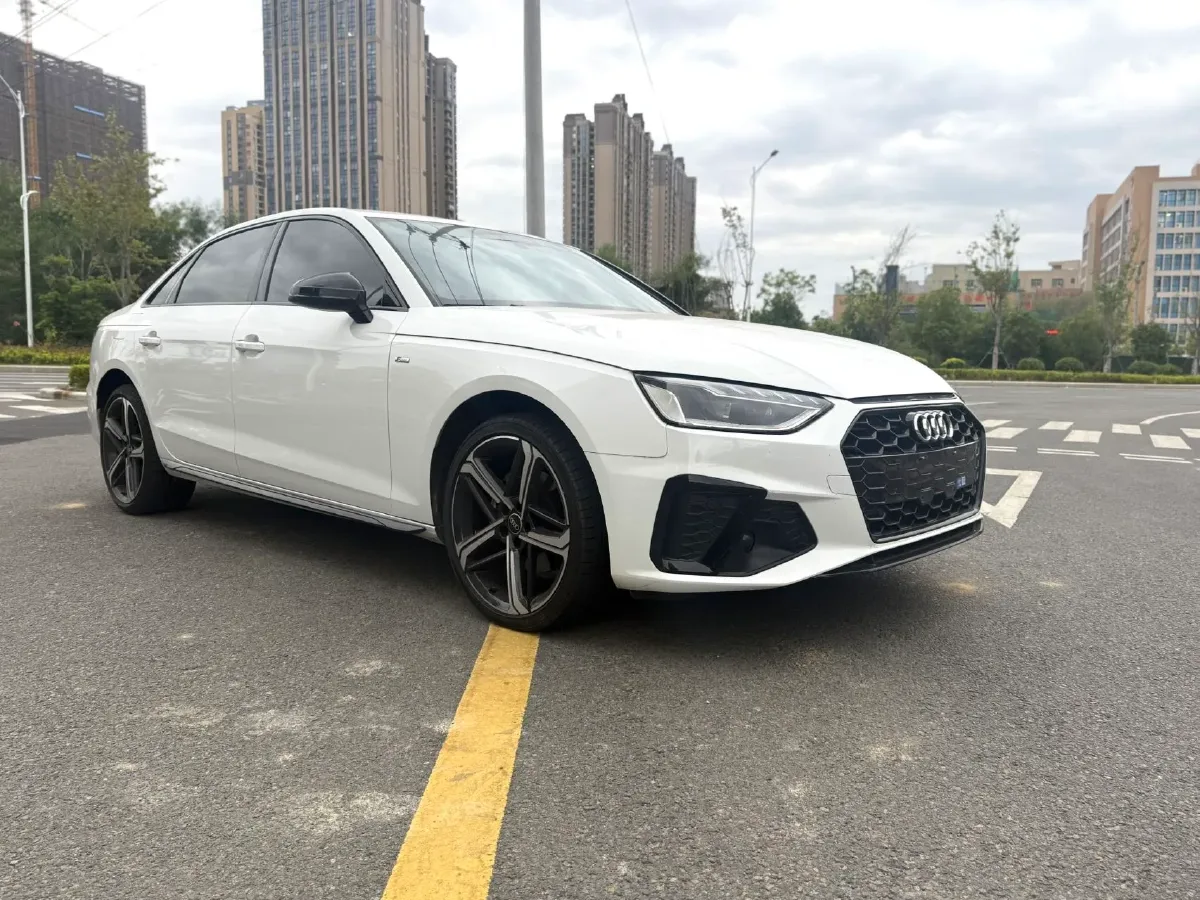 2024 Audi A4L 2.0T 190HP L4 7DCT,autocango,china used car exporter,china ev exporter,chinese used car exporter,chinese used ev exporter