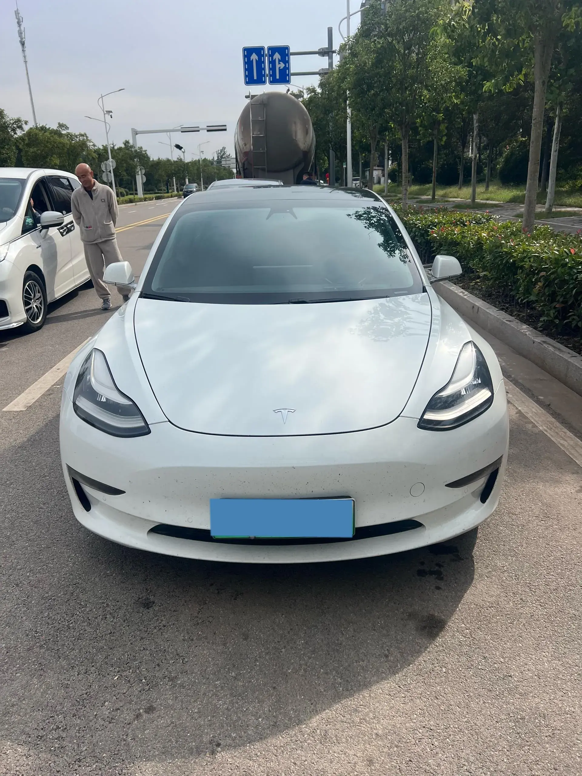 2020 TESLA MODEL thumbnail 2