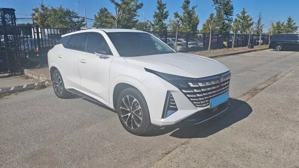 2024 CHANGAN UNI-Z thumbnail 3