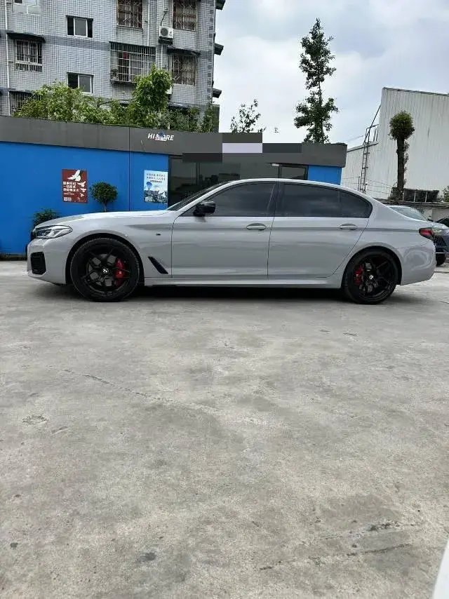 2020 BMW 5 thumbnail 2