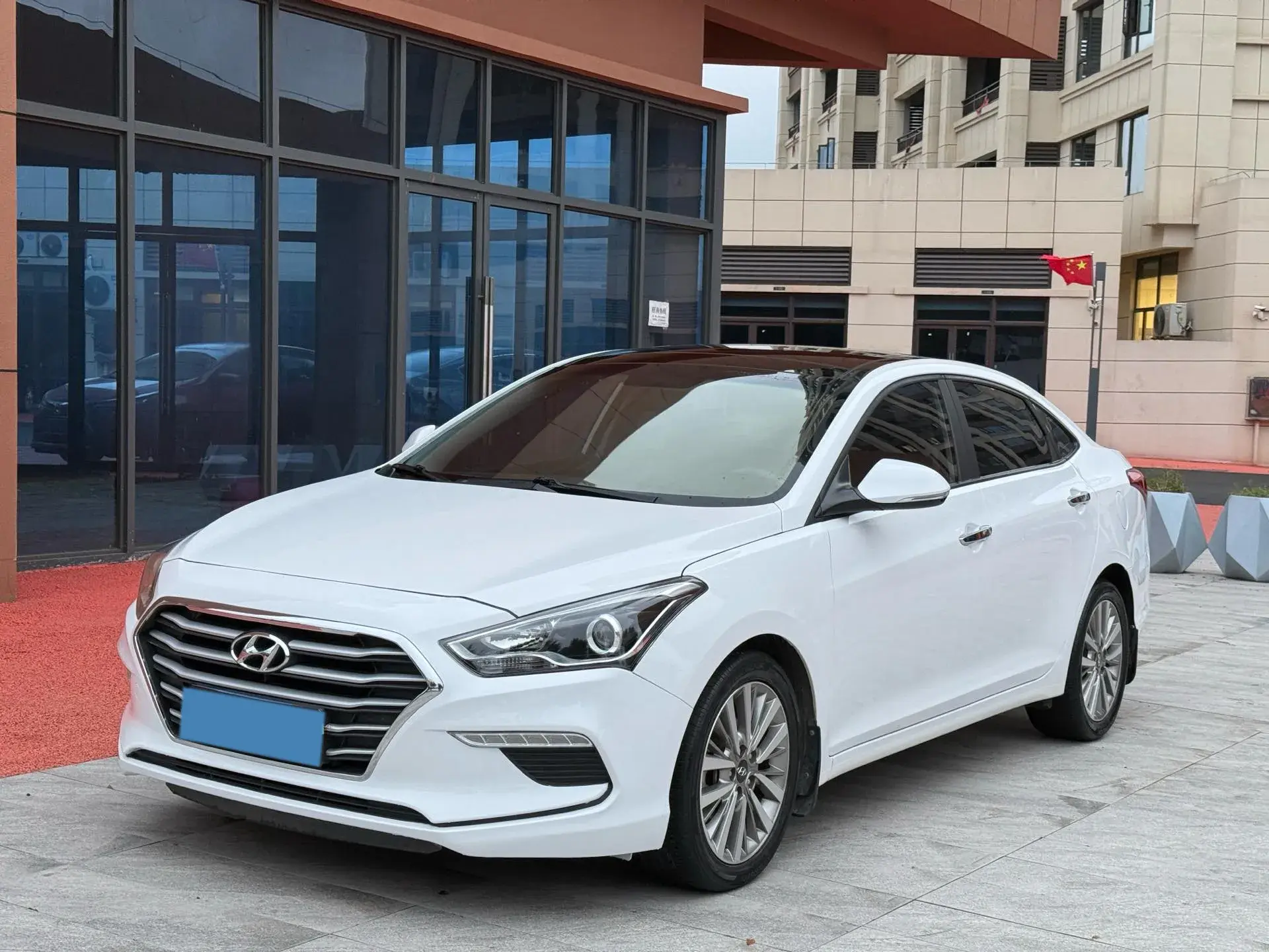 2019 HYUNDAI MISTRA view 1