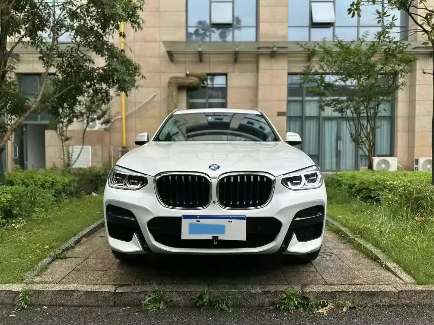 2021 BMW X3 thumbnail 2