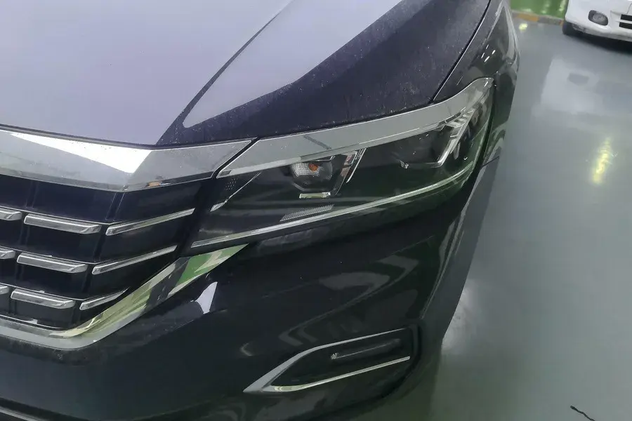 2019 VOLKSWAGEN PASSAT thumbnail 4