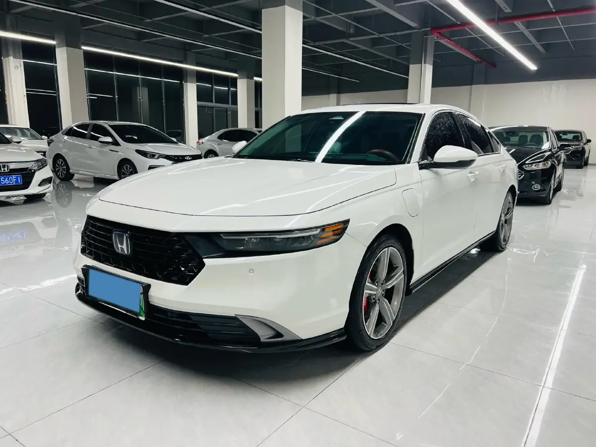 2023 Honda Accord 2.0L 148HP L4 E-CVT PHEV 17.7KWH