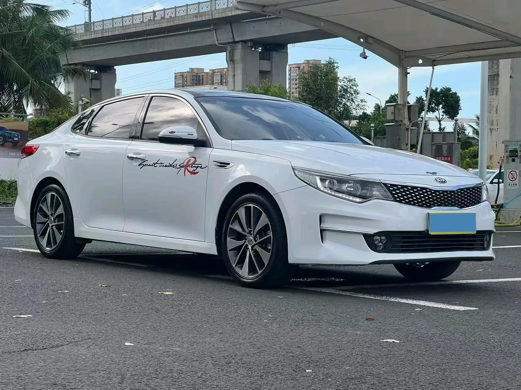 2016 KIA K5 thumbnail 3