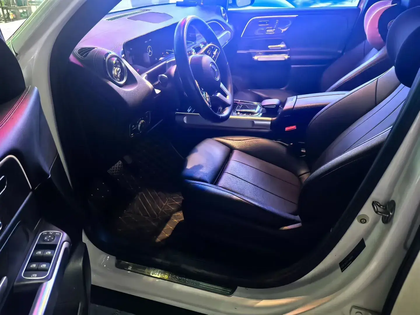 2020 MERCEDES-BENZ GLB thumbnail 2