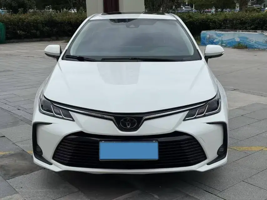 2019 TOYOTA COROLLA thumbnail 2
