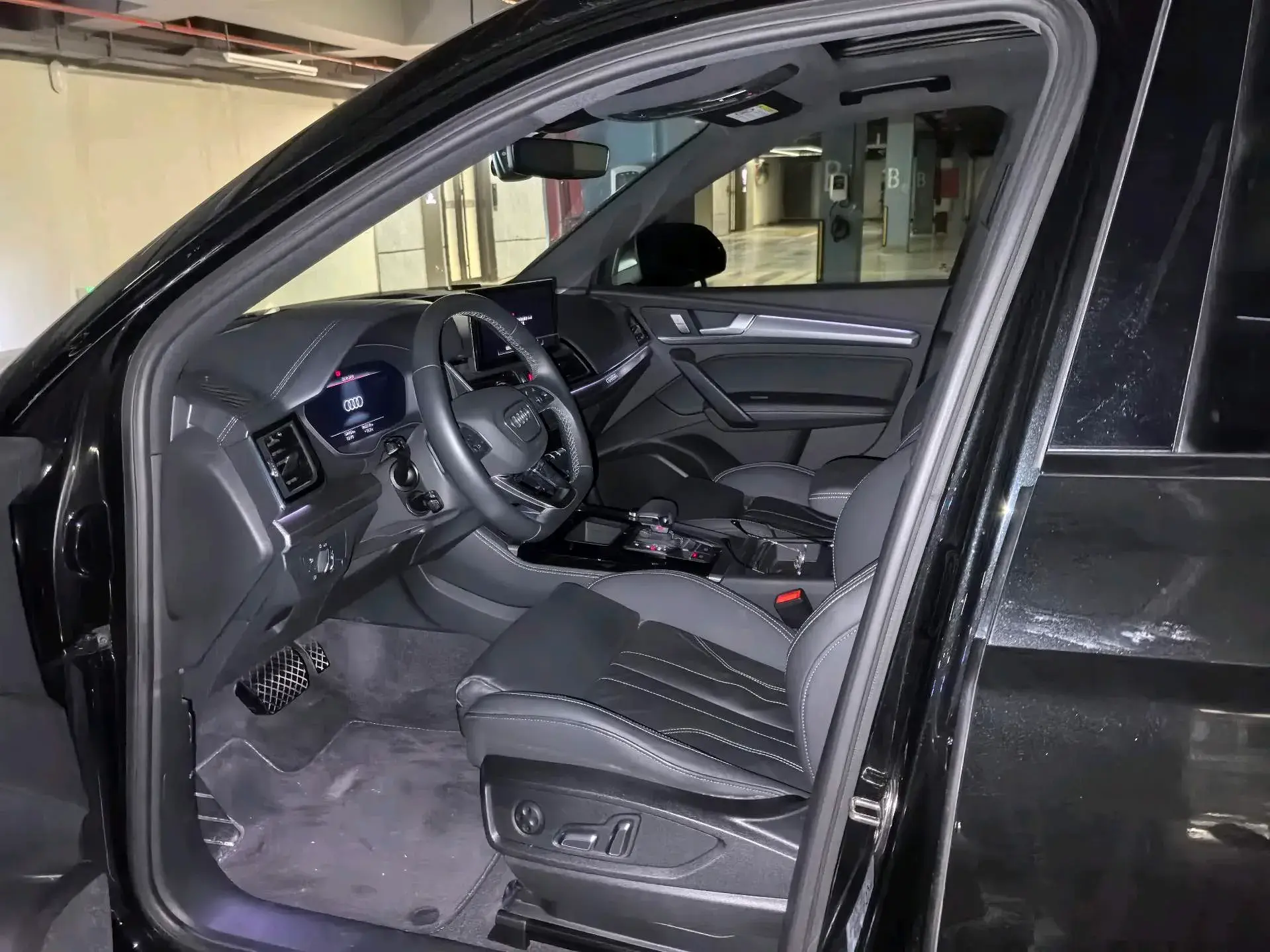 2023 AUDI Q5L thumbnail 2