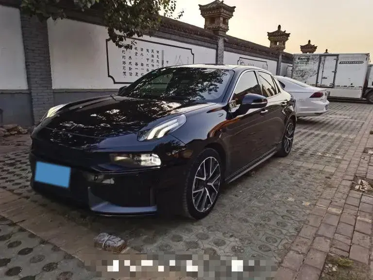 2020 LYNK&CO 03 view 1