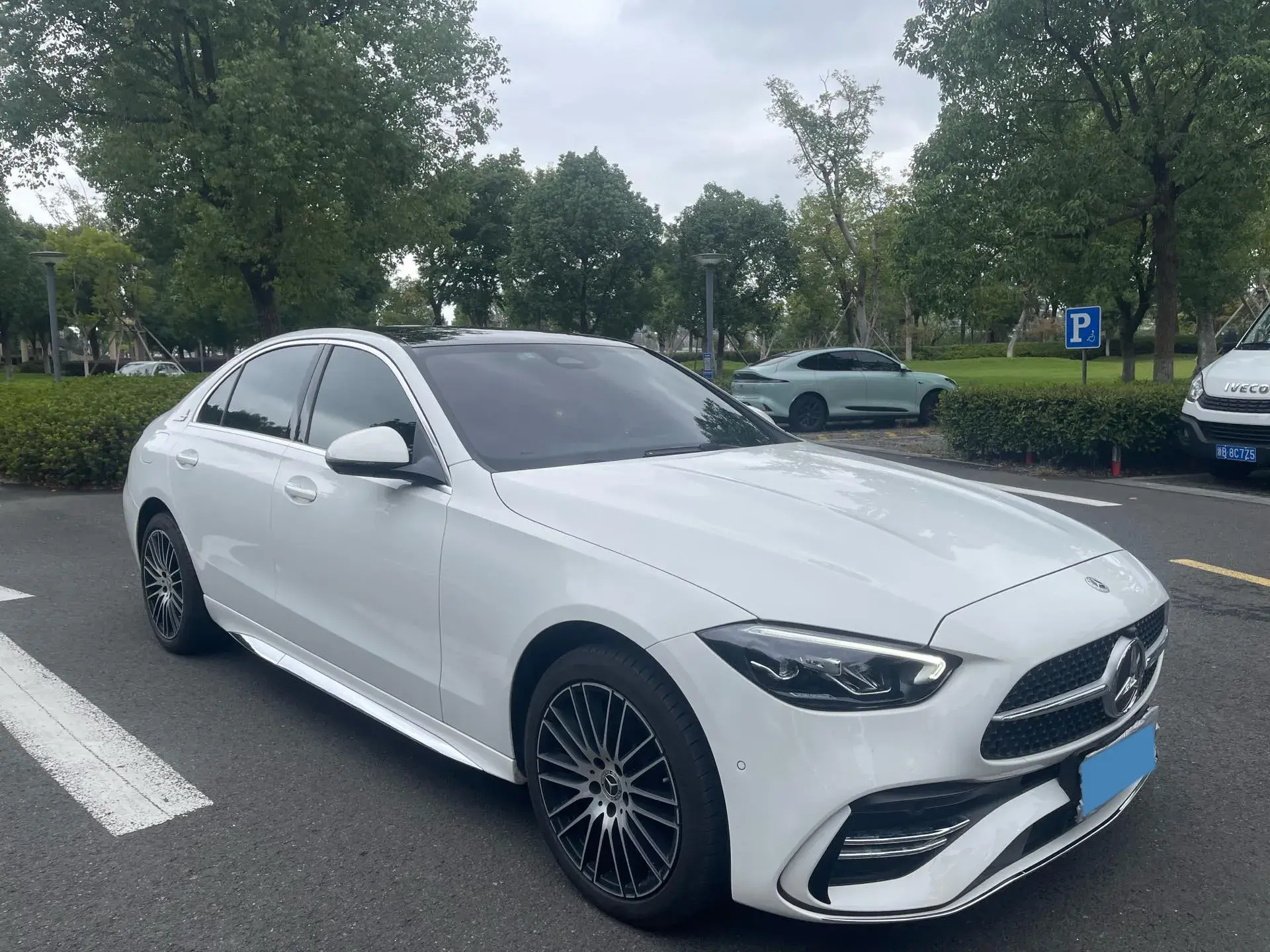 2025 MERCEDES-BENZ C thumbnail 3