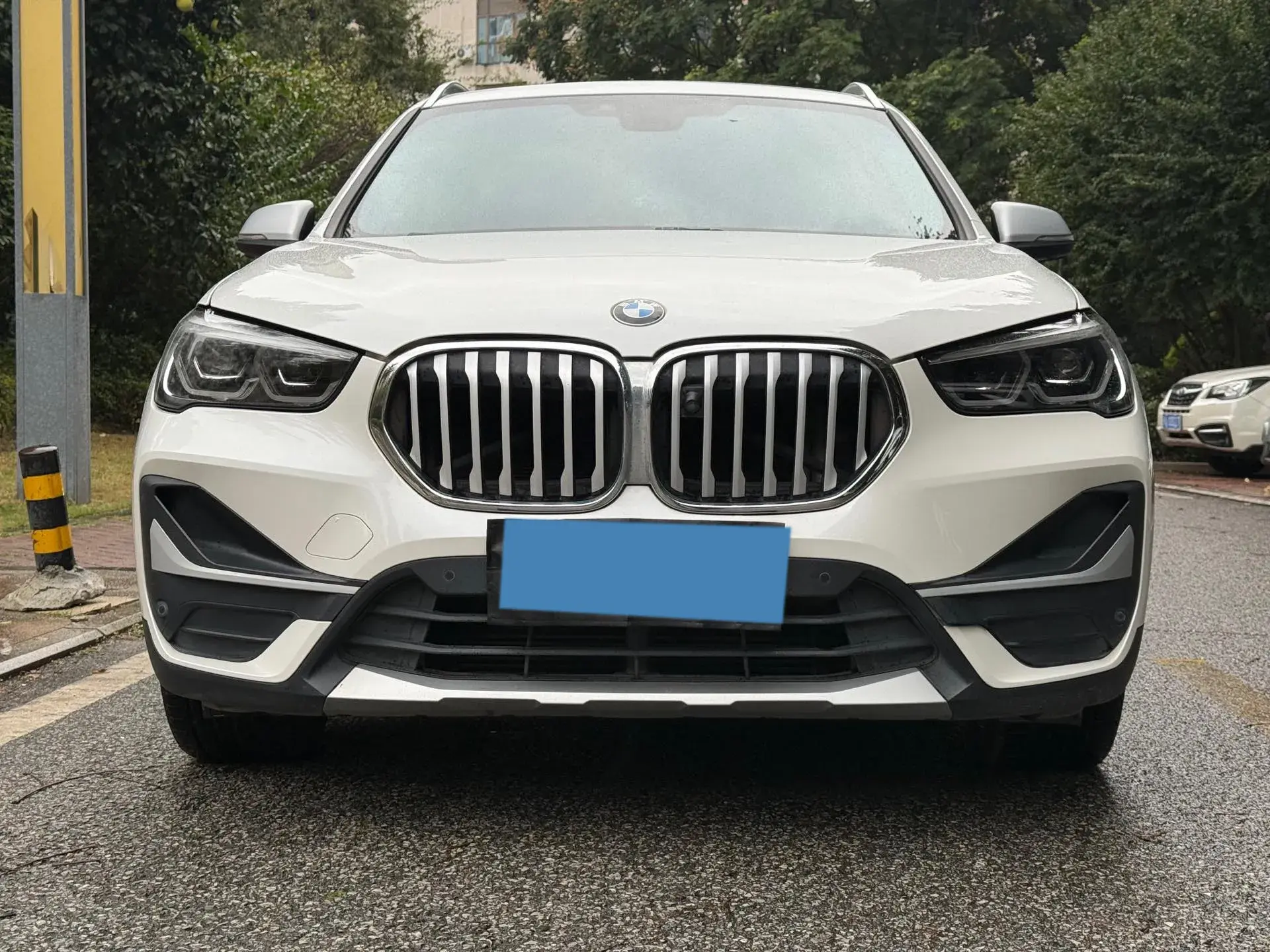 2021 BMW X1 thumbnail 3