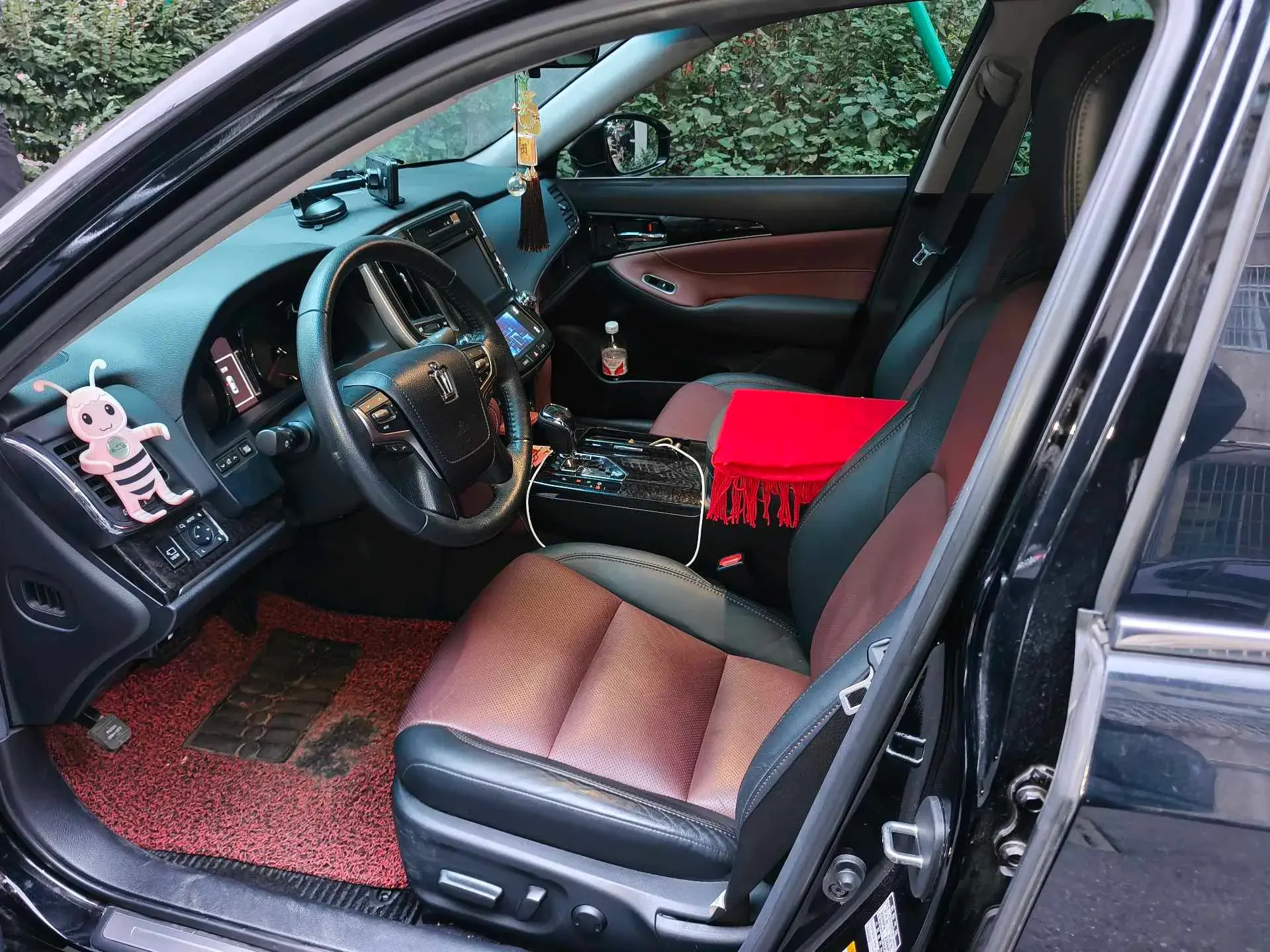 2018 TOYOTA CROWN thumbnail 3